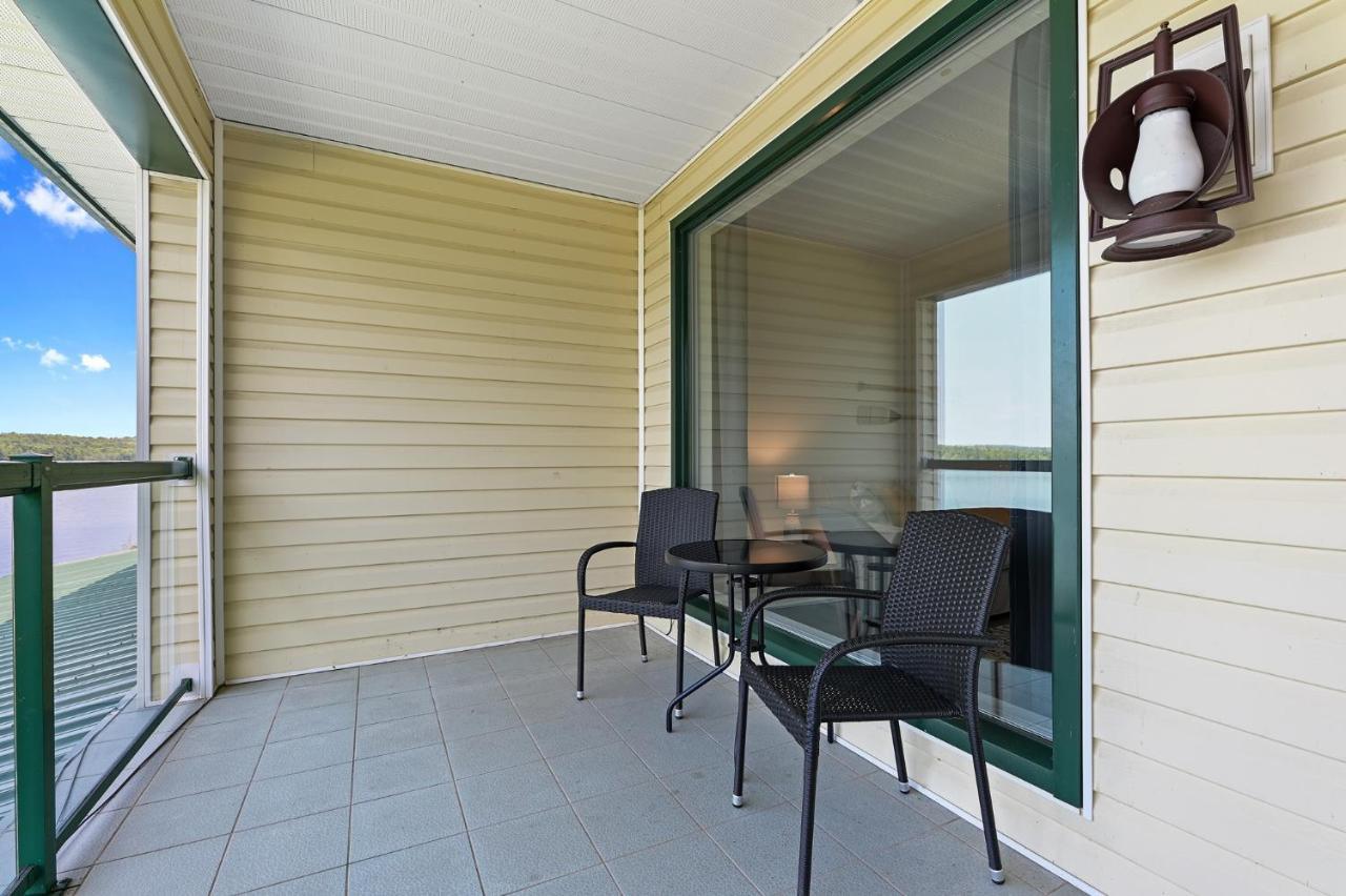 Baptiste Lake Lodge Harcourt エクステリア 写真