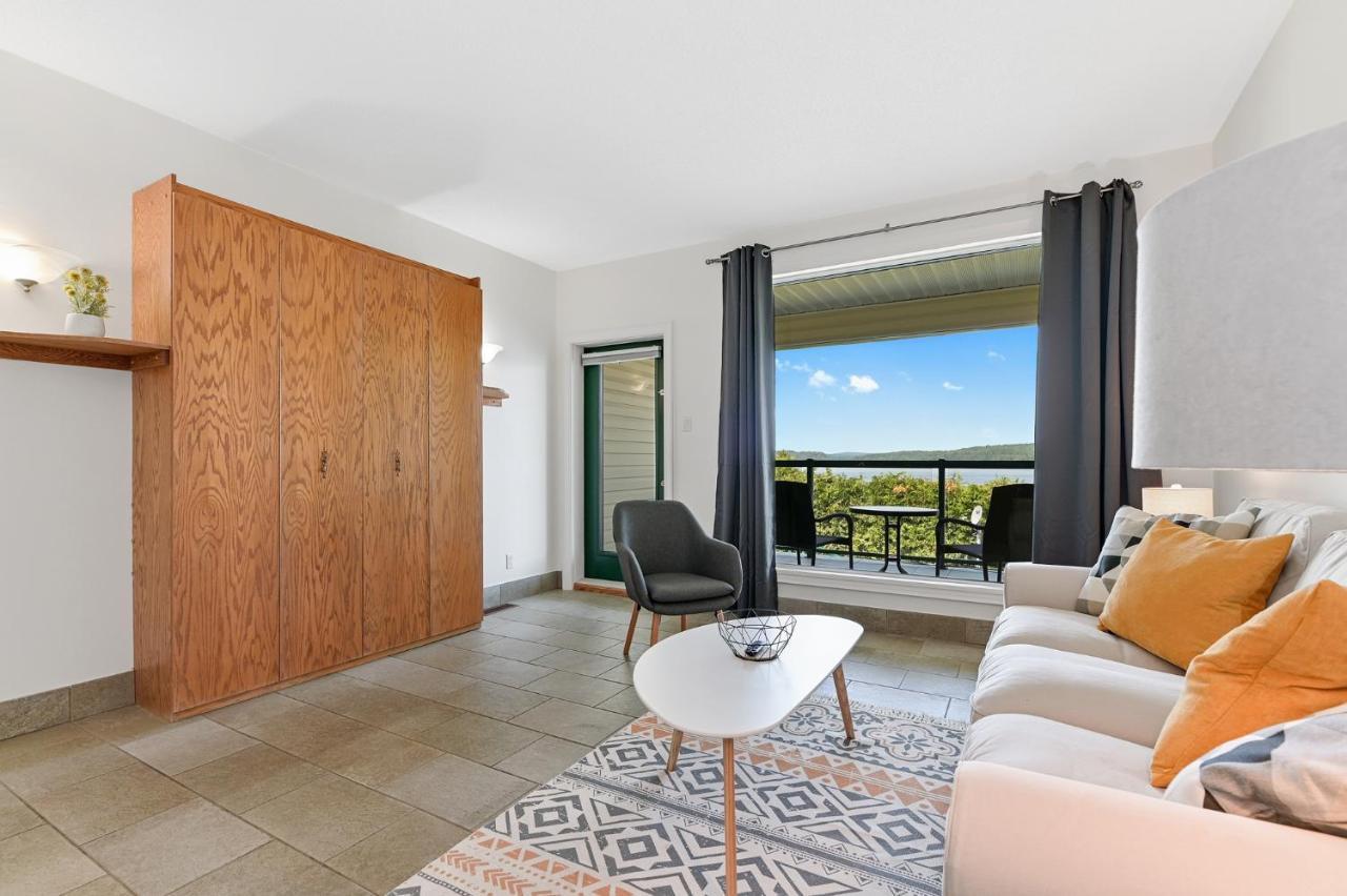 Baptiste Lake Lodge Harcourt エクステリア 写真