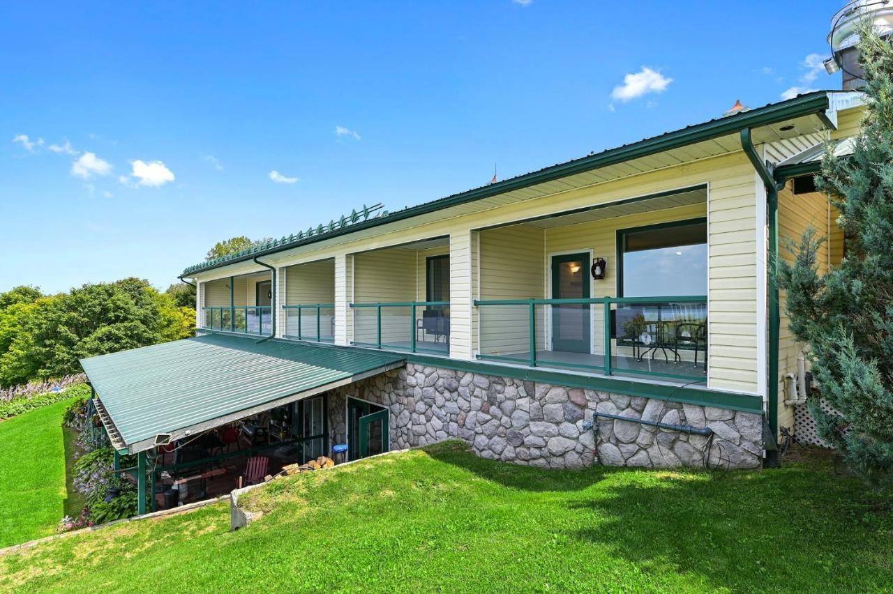 Baptiste Lake Lodge Harcourt エクステリア 写真